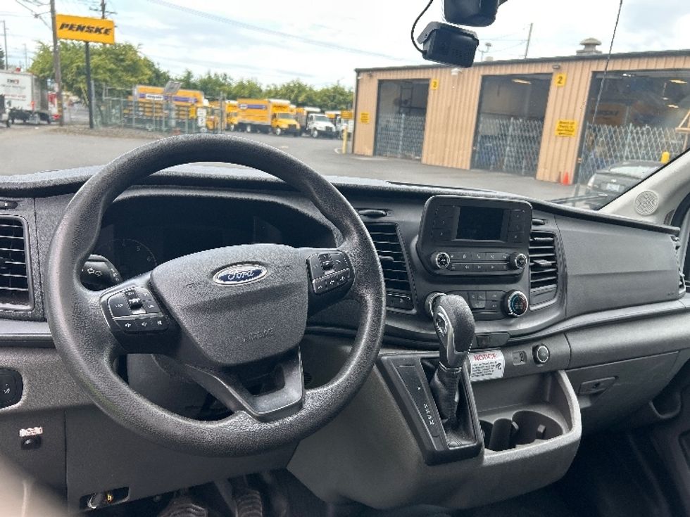 Light Duty Box Truck-Light and Medium Duty Trucks-Ford-2022-Transit 350-Portland-OR-132,573\n\t\tmiles-$ 25,250 - Image 17