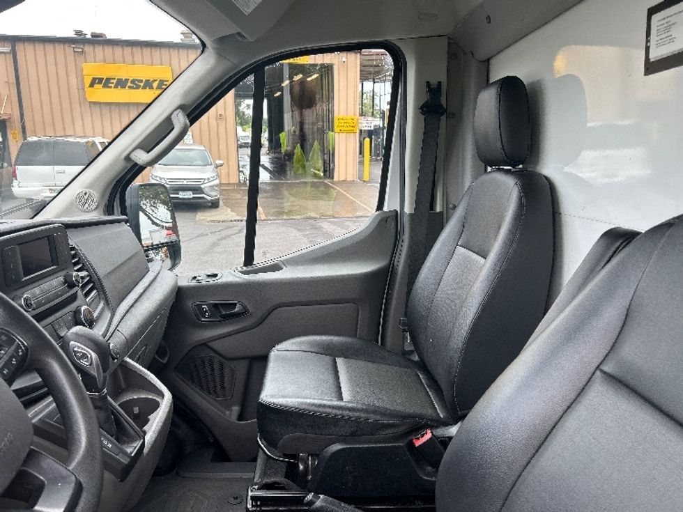 Light Duty Box Truck-Light and Medium Duty Trucks-Ford-2022-Transit 350-Portland-OR-132,573\n\t\tmiles-$ 25,250 - Image 18