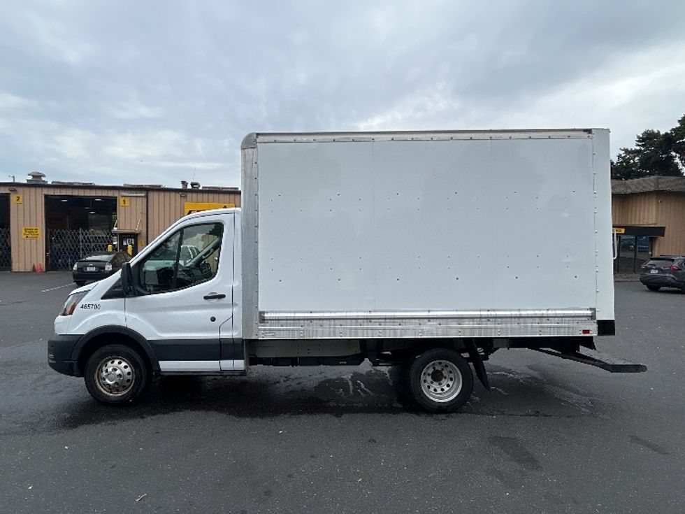 Light Duty Box Truck-Light and Medium Duty Trucks-Ford-2022-Transit 350-Portland-OR-132,573\n\t\tmiles-$ 25,250 - Image 4