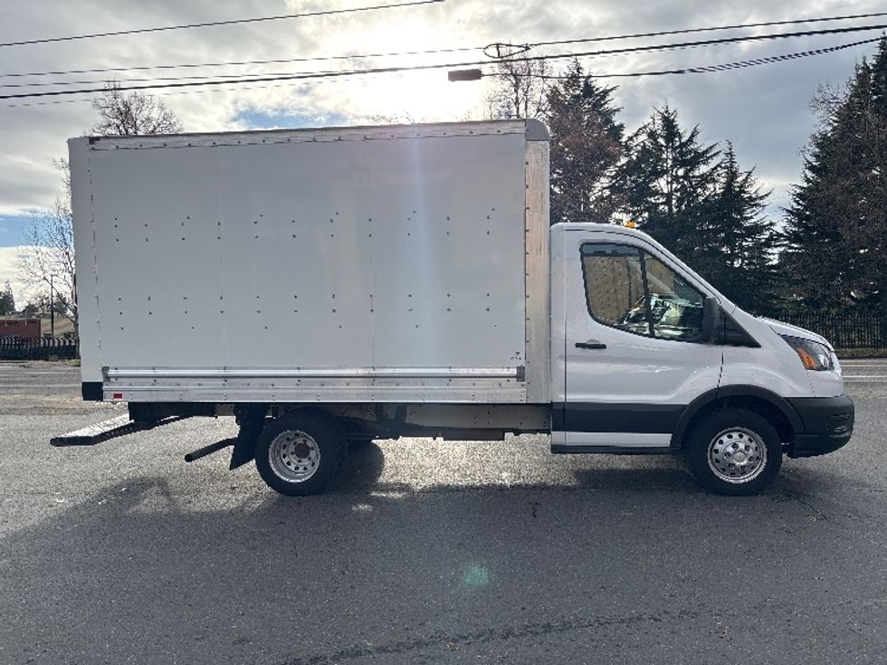 Light Duty Box Truck-Light and Medium Duty Trucks-Ford-2022-Transit 350-Portland-OR-142,480\n\t\tmiles-$ 20,500 - Image 15