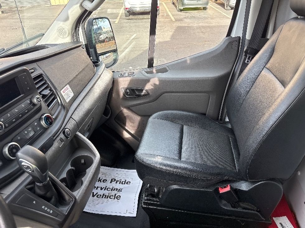 Light Duty Box Truck-Light and Medium Duty Trucks-Ford-2022-Transit 350-Portland-OR-142,480\n\t\tmiles-$ 20,500 - Image 19