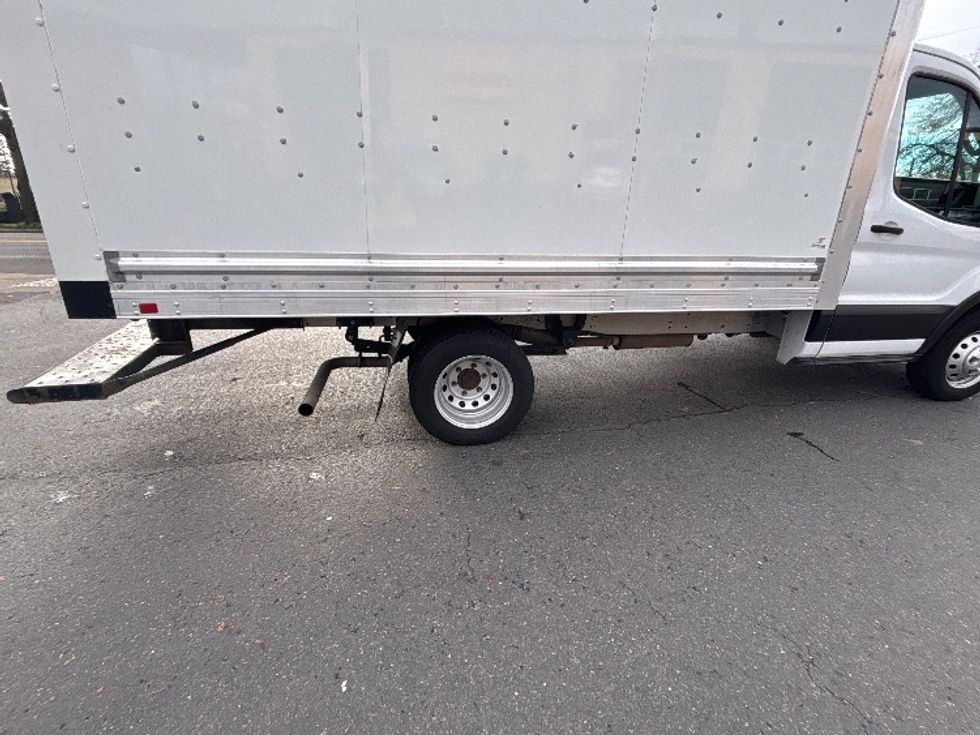 Light Duty Box Truck-Light and Medium Duty Trucks-Ford-2022-Transit 350-Portland-OR-142,480\n\t\tmiles-$ 20,500 - Image 28