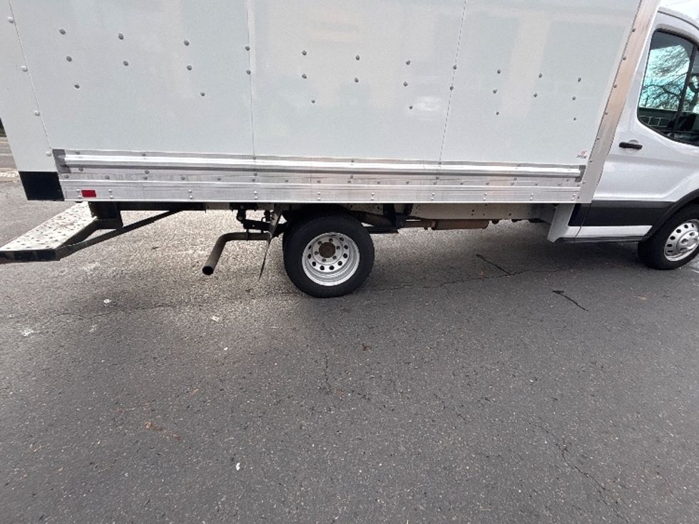 Light Duty Box Truck-Light and Medium Duty Trucks-Ford-2022-Transit 350-Portland-OR-142,480\n\t\tmiles-$ 20,500 - Image 29