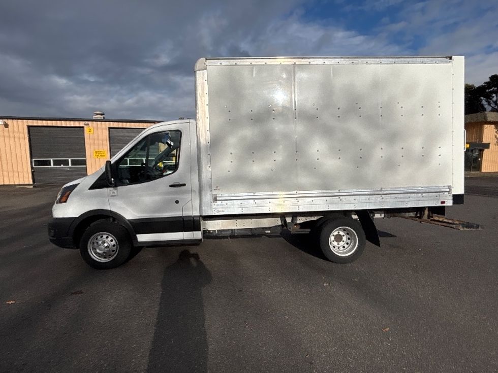 Light Duty Box Truck-Light and Medium Duty Trucks-Ford-2022-Transit 350-Portland-OR-142,480\n\t\tmiles-$ 20,500 - Image 4