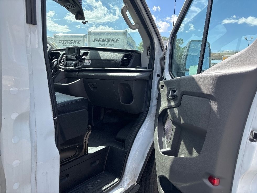 Light Duty Box Truck-Light and Medium Duty Trucks-Ford-2022-Transit 350-Salt Lake City-UT-151,556\n\t\tmiles-$ 22,000 - Image 19