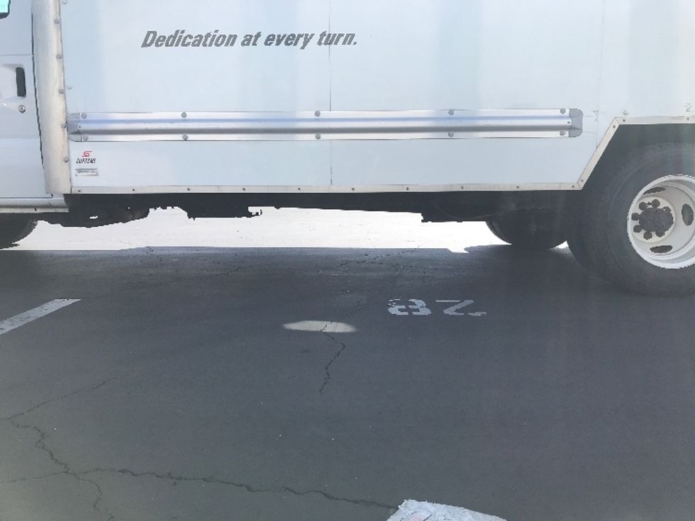 Light Duty Box Truck-Light and Medium Duty Trucks-Ford-2023-E350-Anaheim-CA-89,464\n\t\tmiles-$ 35,250 - Image 5