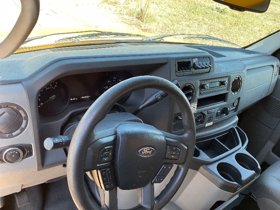 Light Duty Box Truck-Light and Medium Duty Trucks-Ford-2023-E350-Aurora-CO-89,862\n\t\tmiles-$ 29,250 - Image 17