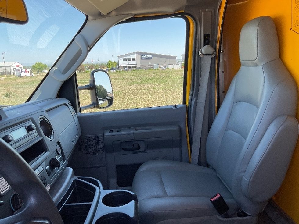 Light Duty Box Truck-Light and Medium Duty Trucks-Ford-2023-E350-Aurora-CO-89,862\n\t\tmiles-$ 29,250 - Image 19