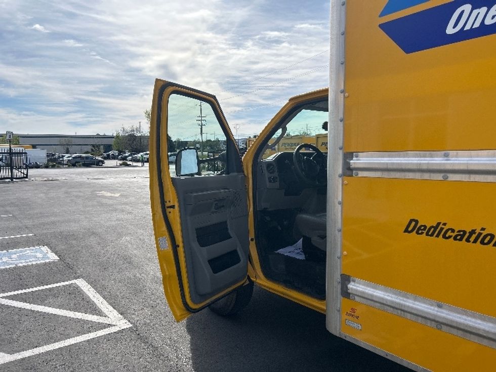 Light Duty Box Truck-Light and Medium Duty Trucks-Ford-2023-E350-Boise-ID-101,595\n\t\tmiles-$ 29,500 - Image 16