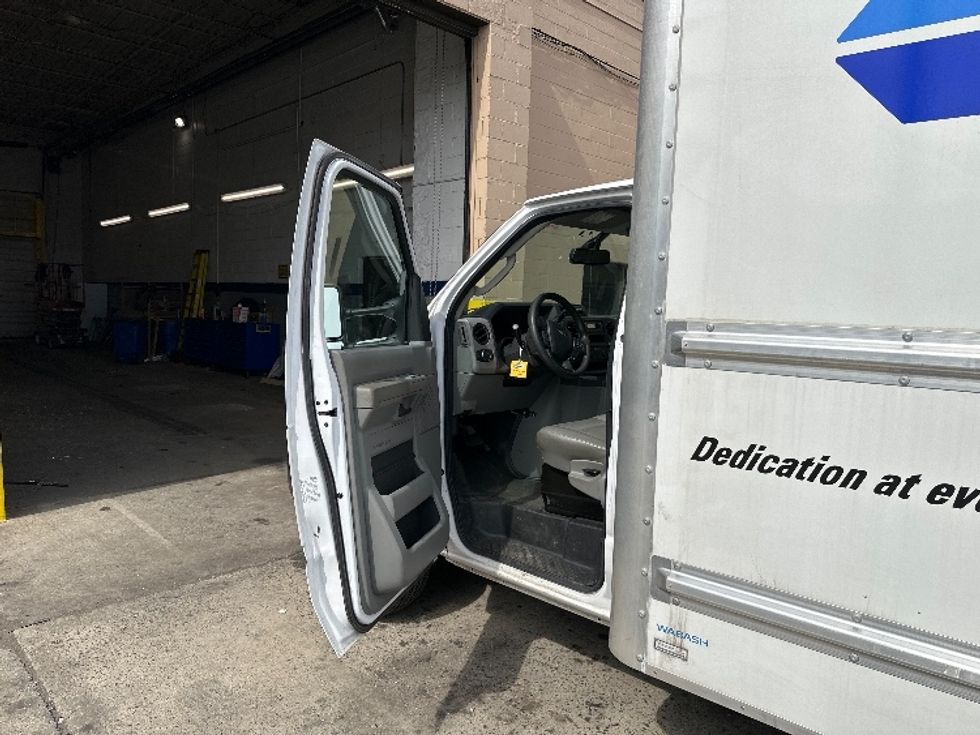 Light Duty Box Truck-Light and Medium Duty Trucks-Ford-2023-E350-Central Islip-NY-14,384\n\t\tmiles-$ 44,750 - Image 15
