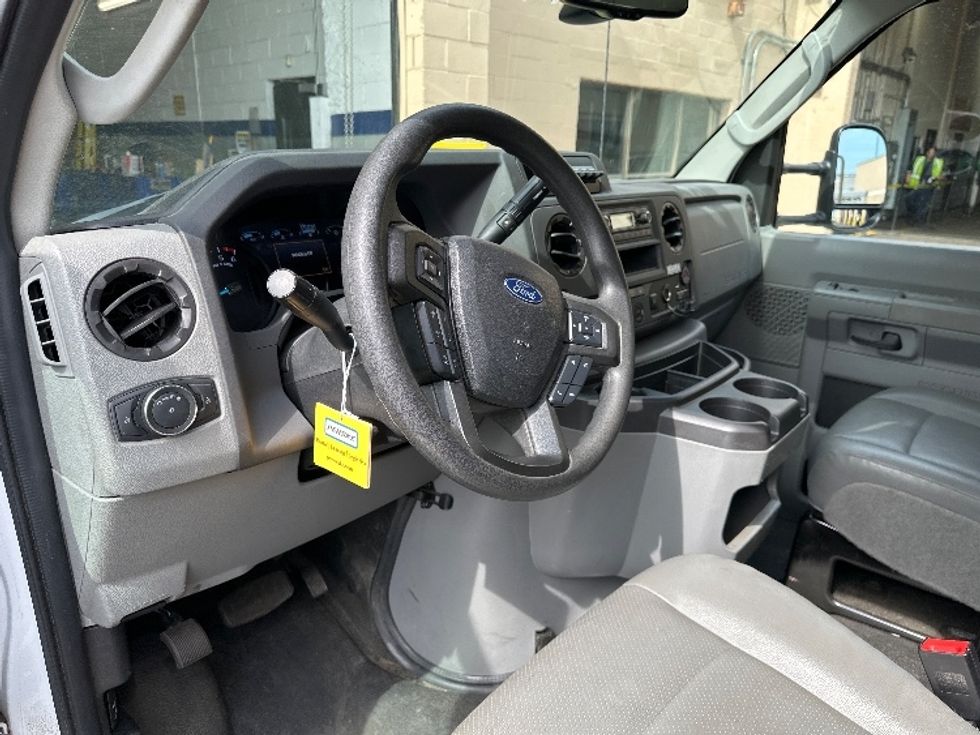 Light Duty Box Truck-Light and Medium Duty Trucks-Ford-2023-E350-Central Islip-NY-14,384\n\t\tmiles-$ 44,750 - Image 16