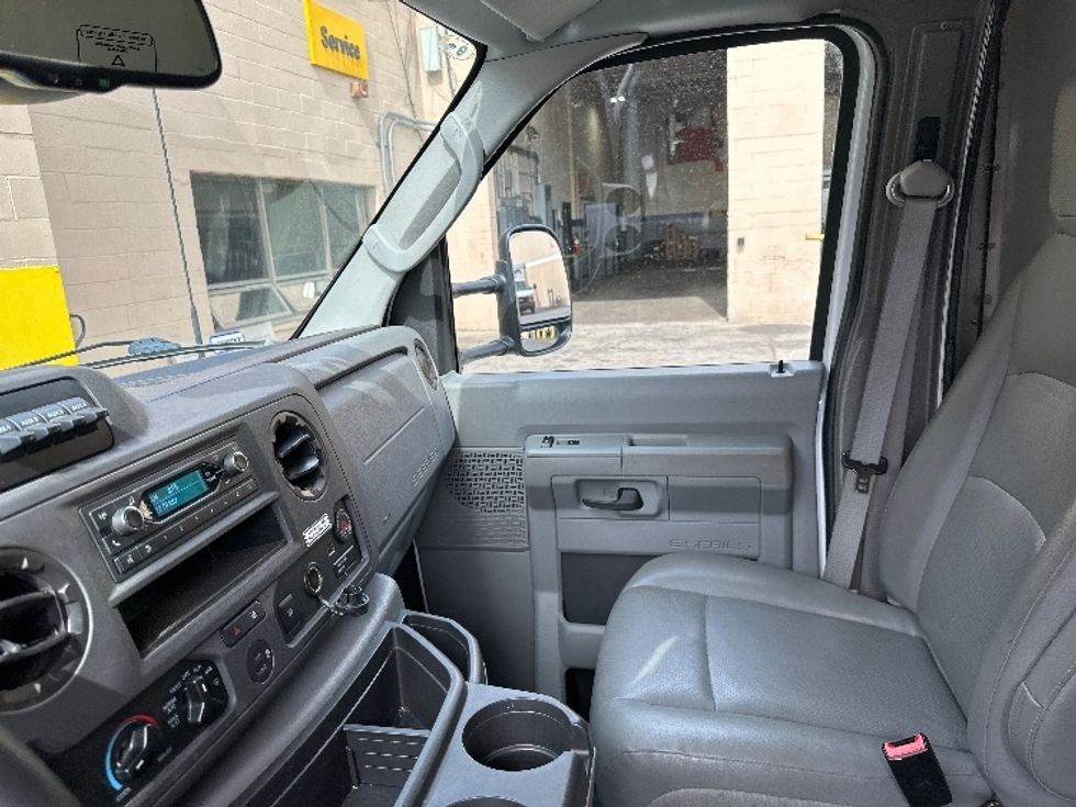 Light Duty Box Truck-Light and Medium Duty Trucks-Ford-2023-E350-Central Islip-NY-14,384\n\t\tmiles-$ 44,750 - Image 18