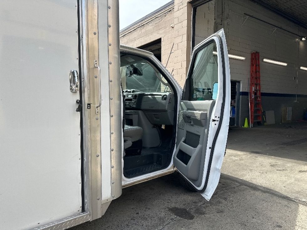 Light Duty Box Truck-Light and Medium Duty Trucks-Ford-2023-E350-Central Islip-NY-14,384\n\t\tmiles-$ 44,750 - Image 19