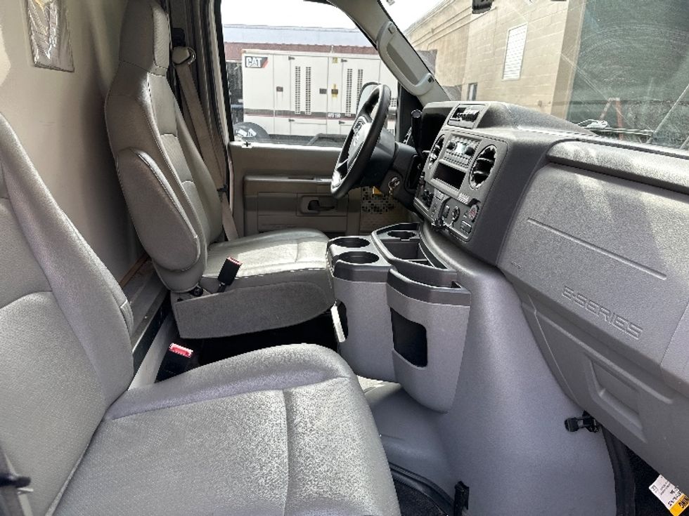Light Duty Box Truck-Light and Medium Duty Trucks-Ford-2023-E350-Central Islip-NY-14,384\n\t\tmiles-$ 44,750 - Image 21