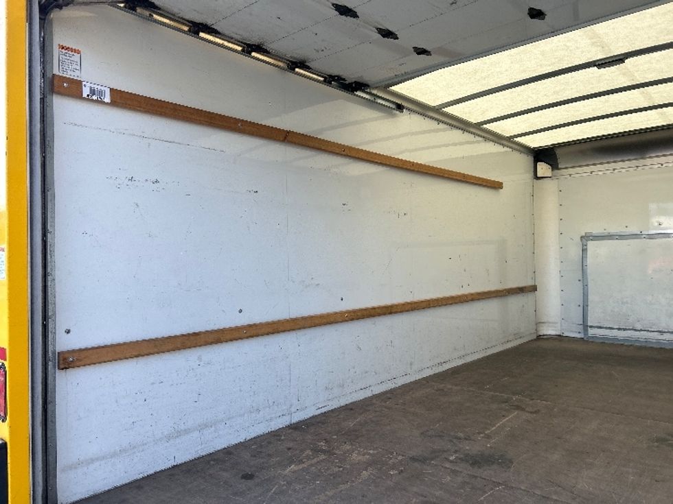 Light Duty Box Truck-Light and Medium Duty Trucks-Ford-2023-E350-Chesapeake-VA-113,597\n\t\tmiles-$ 27,000 - Image 10
