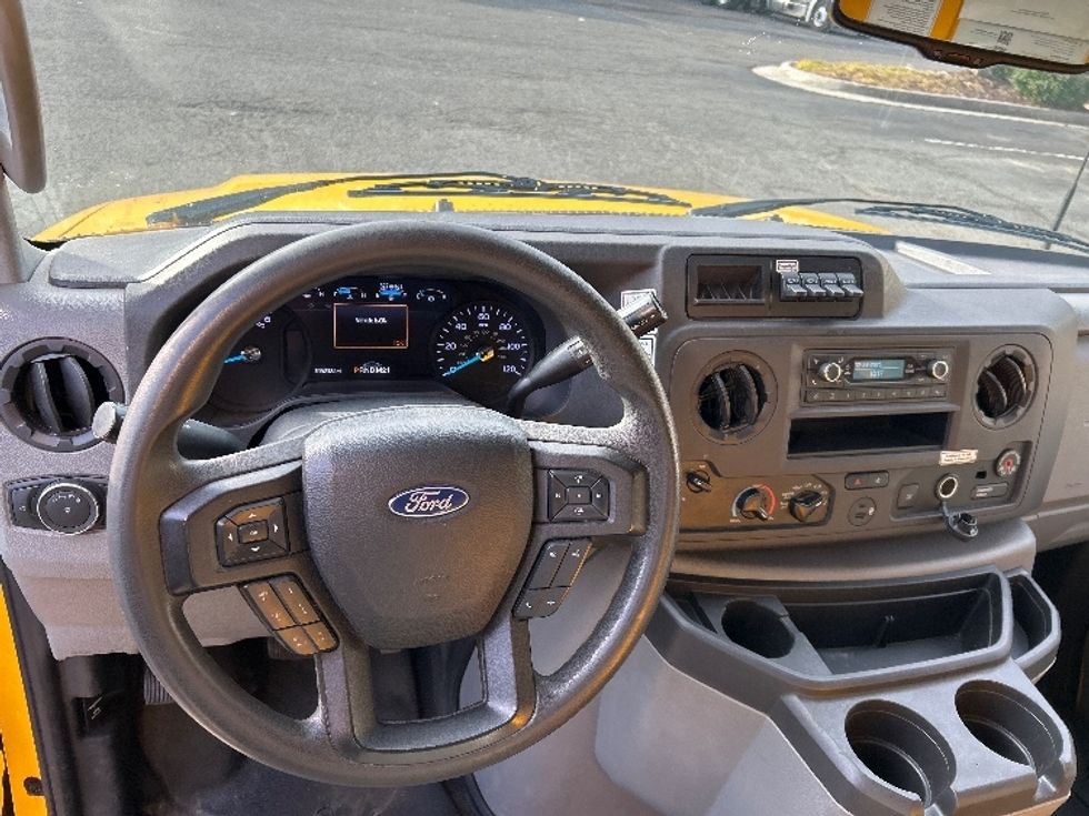Light Duty Box Truck-Light and Medium Duty Trucks-Ford-2023-E350-Chesapeake-VA-113,597\n\t\tmiles-$ 27,000 - Image 16