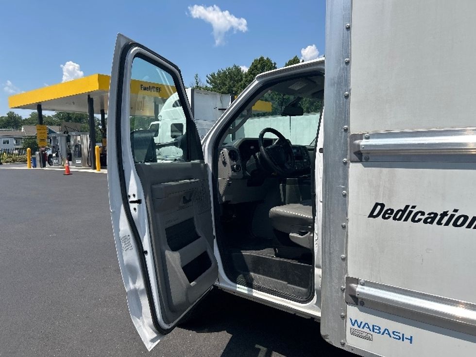 Light Duty Box Truck-Light and Medium Duty Trucks-Ford-2023-E350-Cranbury-NJ-24,942\n\t\tmiles-$ 43,500 - Image 16