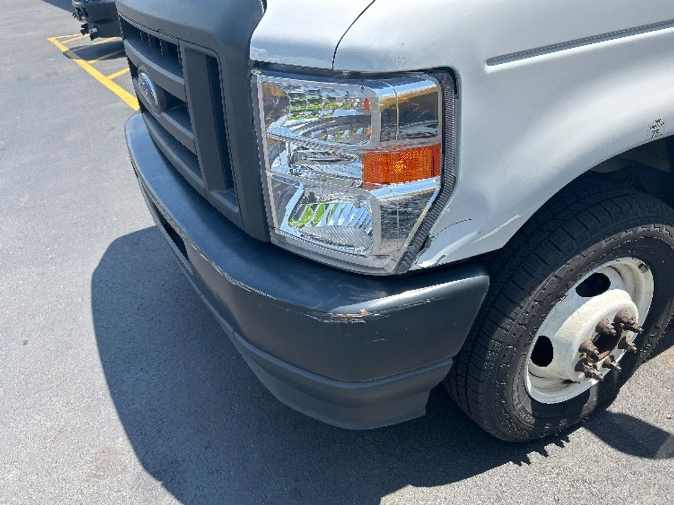 Light Duty Box Truck-Light and Medium Duty Trucks-Ford-2023-E350-Cranbury-NJ-24,942\n\t\tmiles-$ 43,500 - Image 26