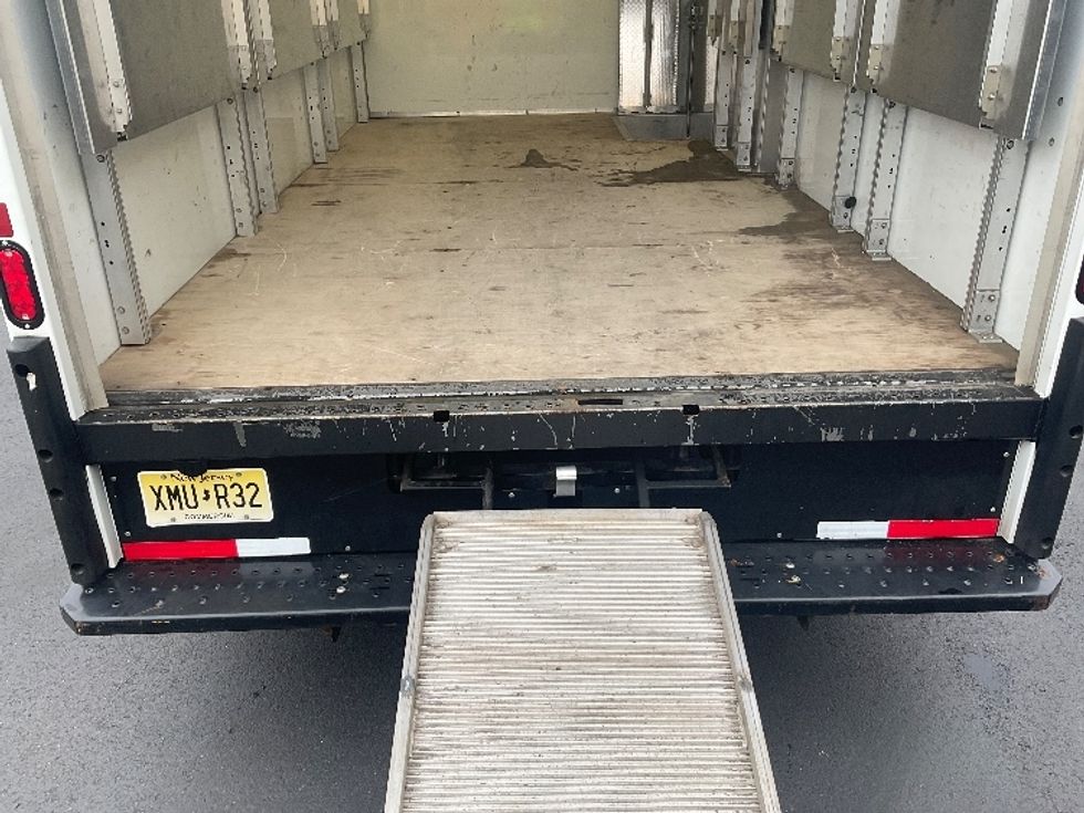 Light Duty Box Truck-Light and Medium Duty Trucks-Ford-2023-E350-Cranbury-NJ-26,632\n\t\tmiles-$ 43,500 - Image 10