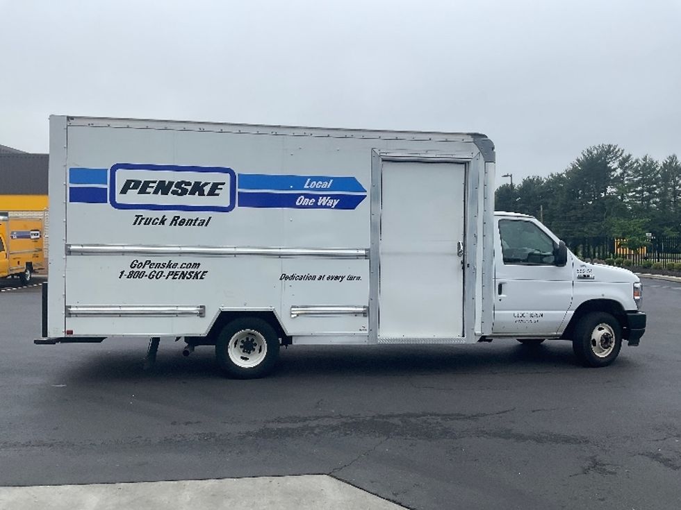 Light Duty Box Truck-Light and Medium Duty Trucks-Ford-2023-E350-Cranbury-NJ-26,632\n\t\tmiles-$ 43,500 - Image 15