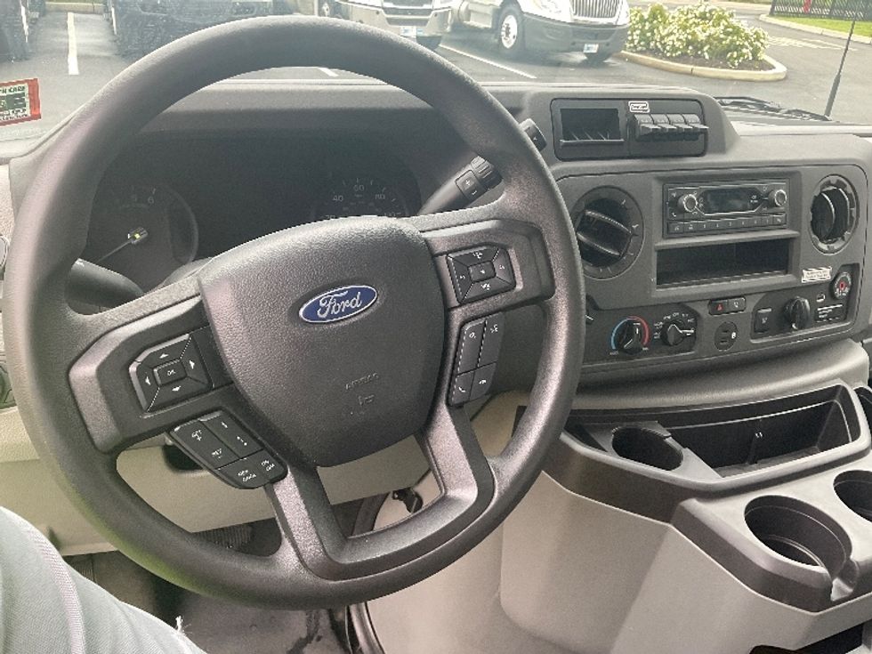 Light Duty Box Truck-Light and Medium Duty Trucks-Ford-2023-E350-Cranbury-NJ-26,632\n\t\tmiles-$ 43,500 - Image 18