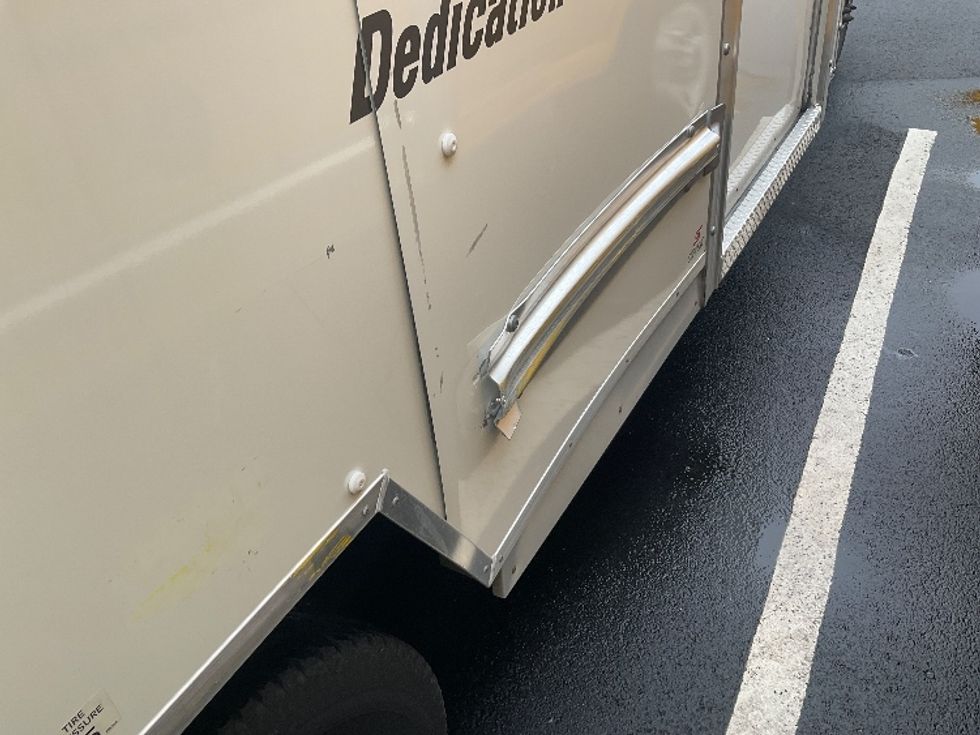 Light Duty Box Truck-Light and Medium Duty Trucks-Ford-2023-E350-Cranbury-NJ-26,632\n\t\tmiles-$ 43,500 - Image 28