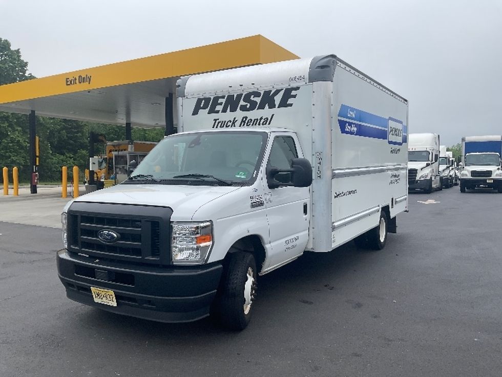 Light Duty Box Truck-Light and Medium Duty Trucks-Ford-2023-E350-Cranbury-NJ-26,632\n\t\tmiles-$ 43,500 - Image 3