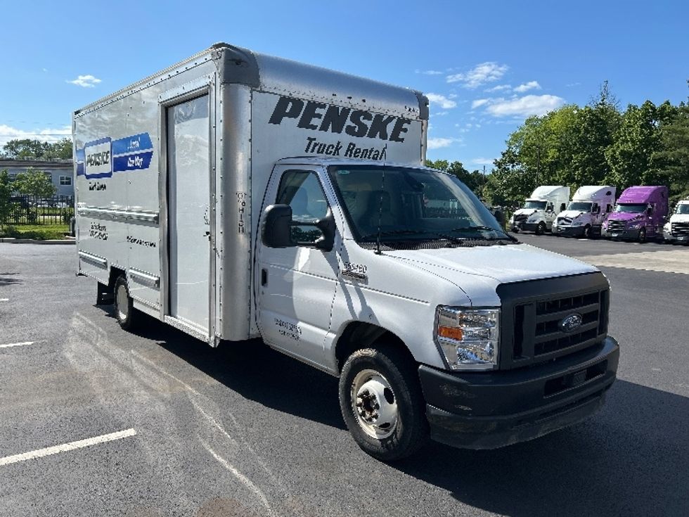 Light Duty Box Truck-Light and Medium Duty Trucks-Ford-2023-E350-Cranbury-NJ-31,464\n\t\tmiles-$ 43,000 - Image 1
