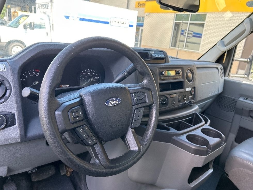 Light Duty Box Truck-Light and Medium Duty Trucks-Ford-2023-E350-Cranbury-NJ-31,464\n\t\tmiles-$ 43,000 - Image 16