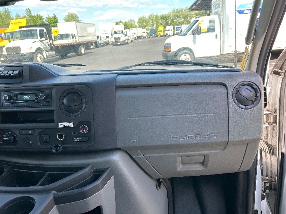 Light Duty Box Truck-Light and Medium Duty Trucks-Ford-2023-E350-Cranbury-NJ-31,464\n\t\tmiles-$ 43,000 - Image 20