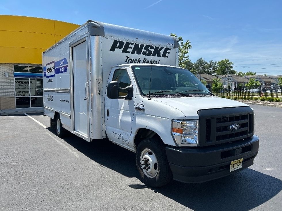 Light Duty Box Truck-Light and Medium Duty Trucks-Ford-2023-E350-Cranbury-NJ-32,396\n\t\tmiles-$ 42,750 - Image 1