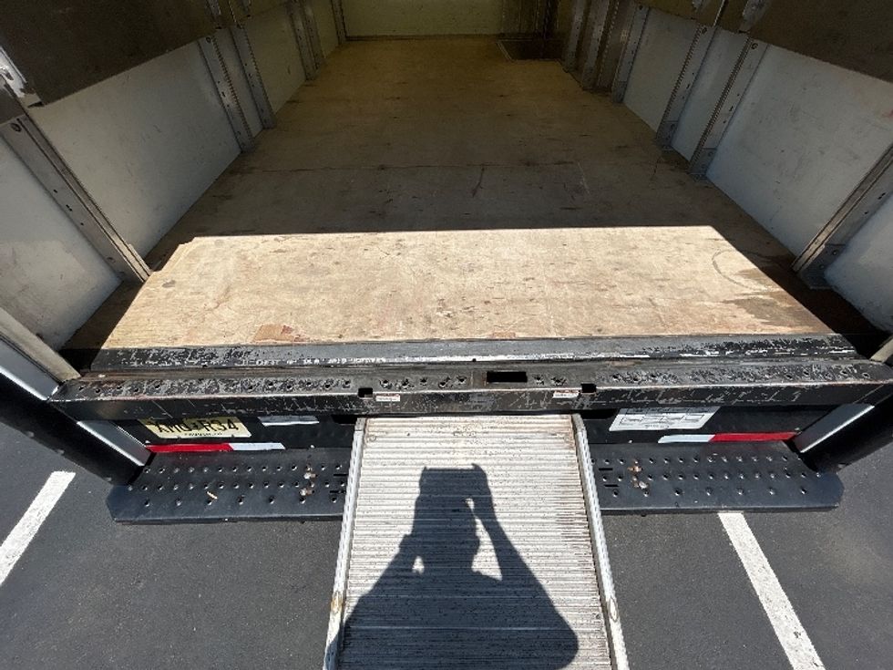 Light Duty Box Truck-Light and Medium Duty Trucks-Ford-2023-E350-Cranbury-NJ-32,396\n\t\tmiles-$ 42,750 - Image 10