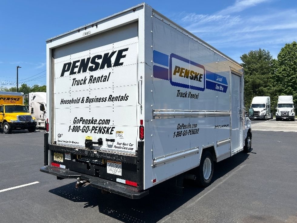 Light Duty Box Truck-Light and Medium Duty Trucks-Ford-2023-E350-Cranbury-NJ-32,396\n\t\tmiles-$ 42,750 - Image 13