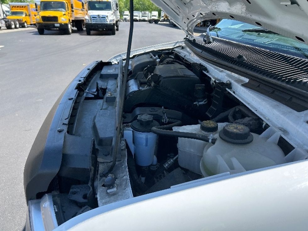 Light Duty Box Truck-Light and Medium Duty Trucks-Ford-2023-E350-Cranbury-NJ-32,396\n\t\tmiles-$ 42,750 - Image 24