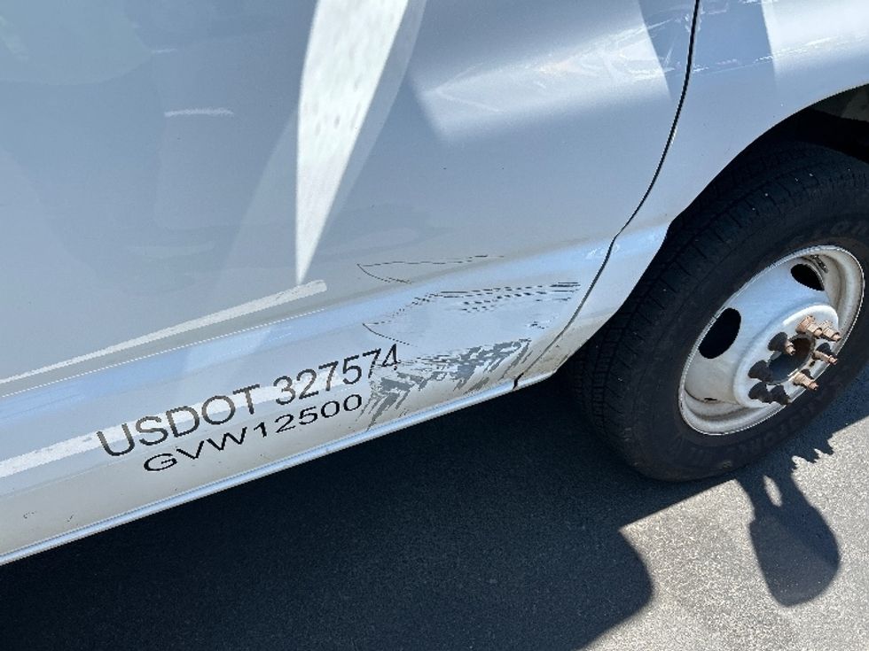 Light Duty Box Truck-Light and Medium Duty Trucks-Ford-2023-E350-Cranbury-NJ-32,396\n\t\tmiles-$ 42,750 - Image 28