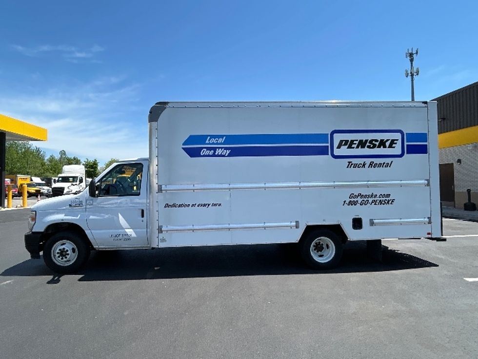 Light Duty Box Truck-Light and Medium Duty Trucks-Ford-2023-E350-Cranbury-NJ-32,396\n\t\tmiles-$ 42,750 - Image 4