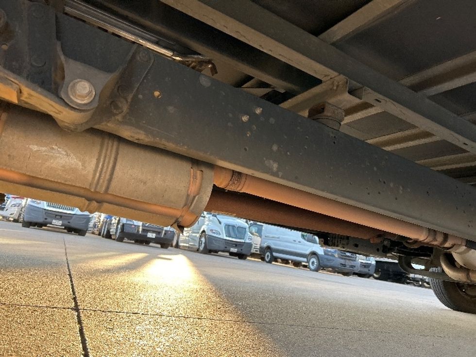 Light Duty Box Truck-Light and Medium Duty Trucks-Ford-2023-E350-Dallas-TX-106,877\n\t\tmiles-$ 31,500 - Image 13