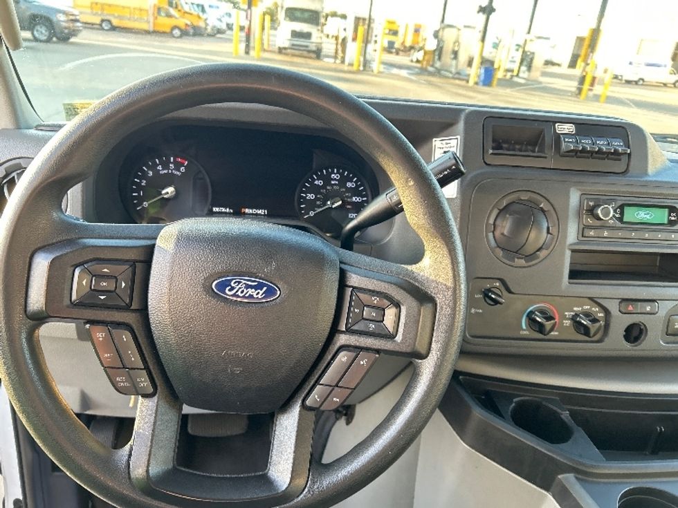 Light Duty Box Truck-Light and Medium Duty Trucks-Ford-2023-E350-Dallas-TX-106,877\n\t\tmiles-$ 31,500 - Image 17