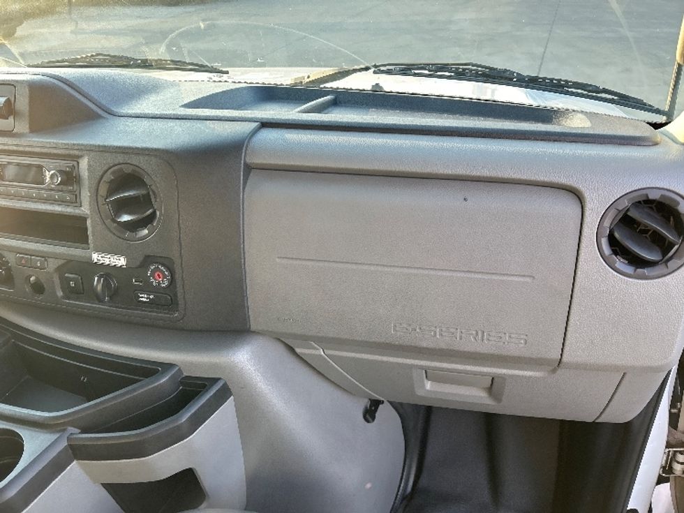 Light Duty Box Truck-Light and Medium Duty Trucks-Ford-2023-E350-Dallas-TX-106,877\n\t\tmiles-$ 31,500 - Image 20