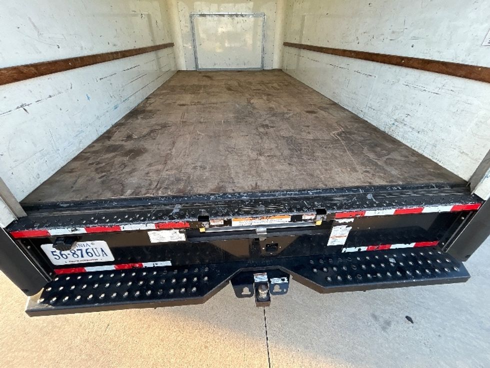 Light Duty Box Truck-Light and Medium Duty Trucks-Ford-2023-E350-Dallas-TX-106,877\n\t\tmiles-$ 31,500 - Image 9