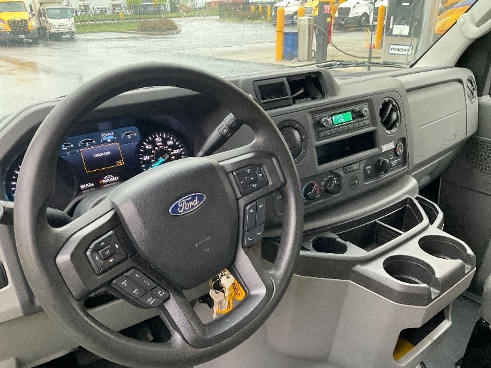 Light Duty Box Truck-Light and Medium Duty Trucks-Ford-2023-E350-Dayton-NJ-36,042\n\t\tmiles-$ 43,250 - Image 18