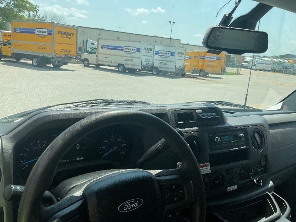 Light Duty Box Truck-Light and Medium Duty Trucks-Ford-2023-E350-Earth City-MO-107,561\n\t\tmiles-$ 11,000 - Image 15