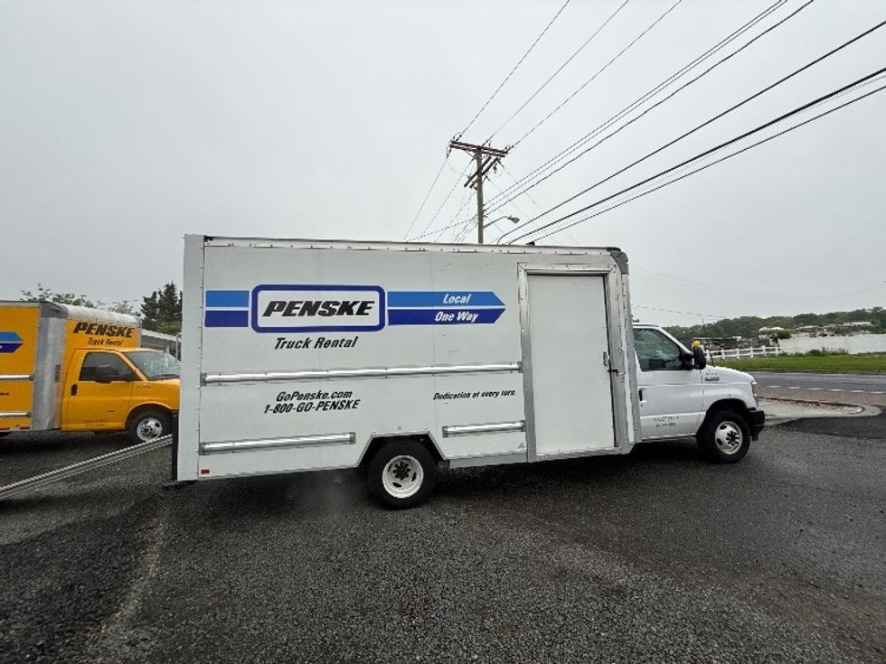Light Duty Box Truck-Light and Medium Duty Trucks-Ford-2023-E350-Edison-NJ-37,836\n\t\tmiles-$ 42,250 - Image 15