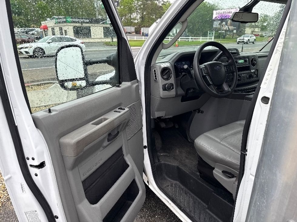 Light Duty Box Truck-Light and Medium Duty Trucks-Ford-2023-E350-Edison-NJ-37,836\n\t\tmiles-$ 42,250 - Image 16