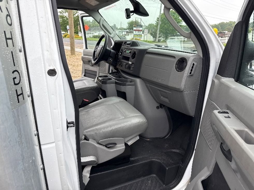 Light Duty Box Truck-Light and Medium Duty Trucks-Ford-2023-E350-Edison-NJ-37,836\n\t\tmiles-$ 42,250 - Image 20