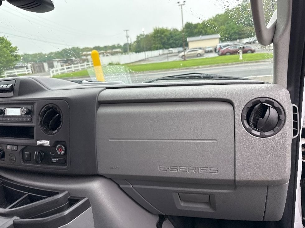 Light Duty Box Truck-Light and Medium Duty Trucks-Ford-2023-E350-Edison-NJ-37,836\n\t\tmiles-$ 42,250 - Image 21