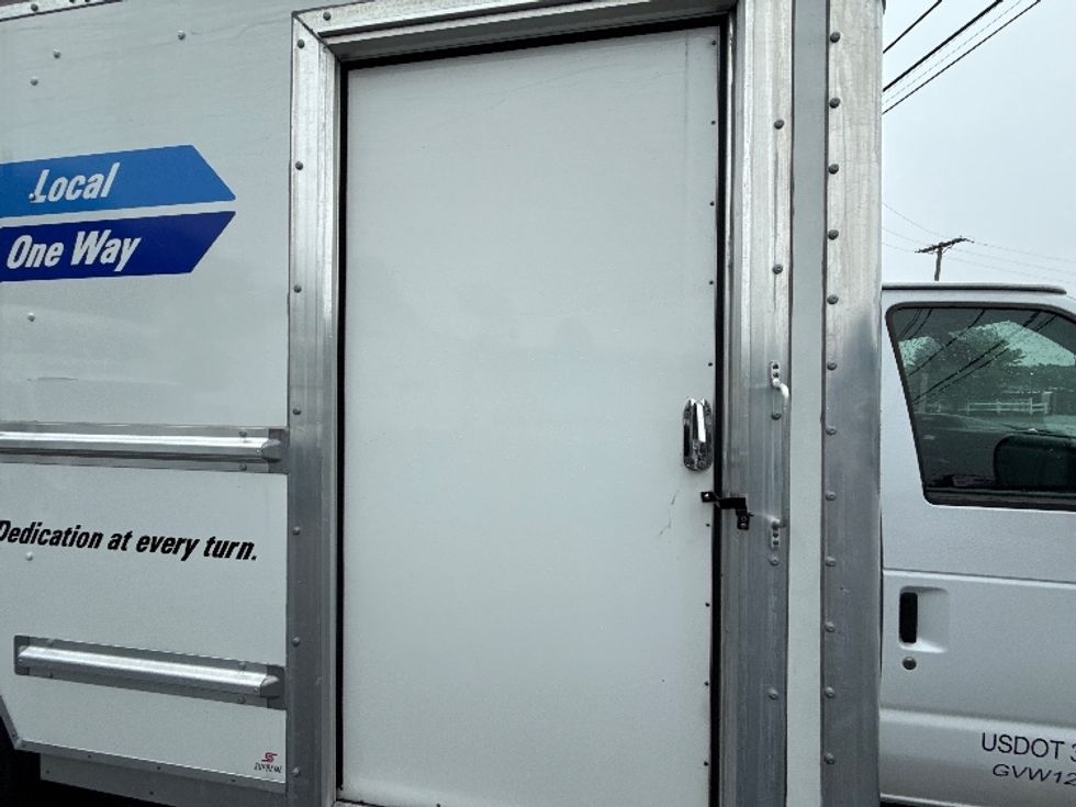 Light Duty Box Truck-Light and Medium Duty Trucks-Ford-2023-E350-Edison-NJ-37,836\n\t\tmiles-$ 42,250 - Image 25