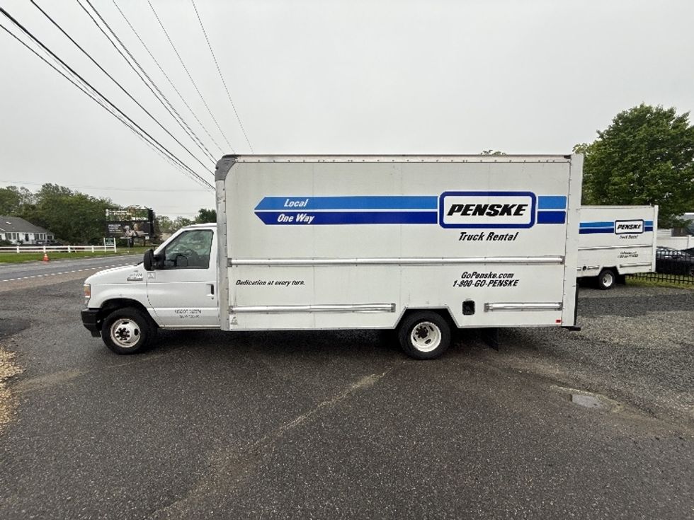 Light Duty Box Truck-Light and Medium Duty Trucks-Ford-2023-E350-Edison-NJ-37,836\n\t\tmiles-$ 42,250 - Image 4