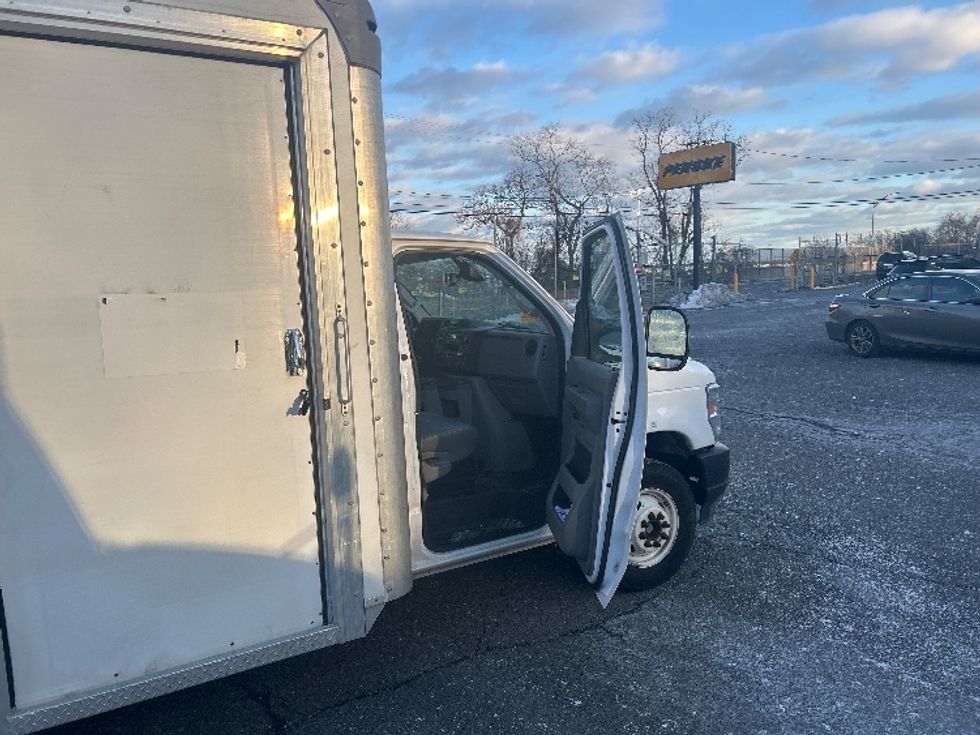 Light Duty Box Truck-Light and Medium Duty Trucks-Ford-2023-E350-Edison-NJ-47,613\n\t\tmiles-$ 40,500 - Image 20