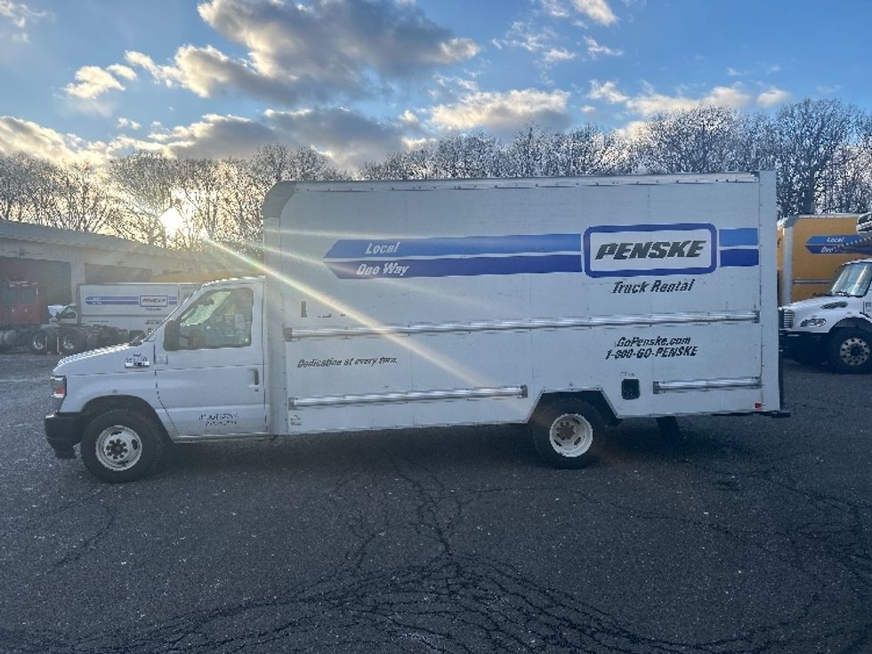 Light Duty Box Truck-Light and Medium Duty Trucks-Ford-2023-E350-Edison-NJ-47,613\n\t\tmiles-$ 40,500 - Image 4